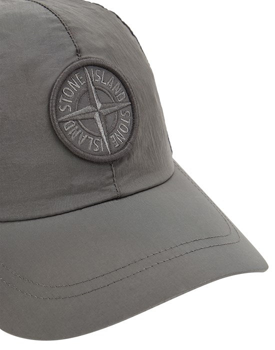 CASQUETTE À SIX PANNEAUX