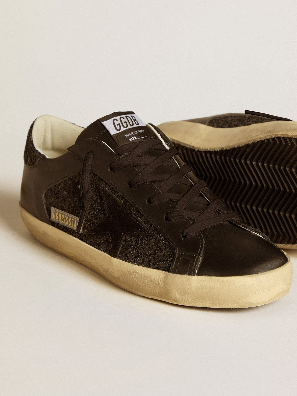 GGDB - Super-Star à paillettes noires avec étoile en daim noir et empiècements en cuir