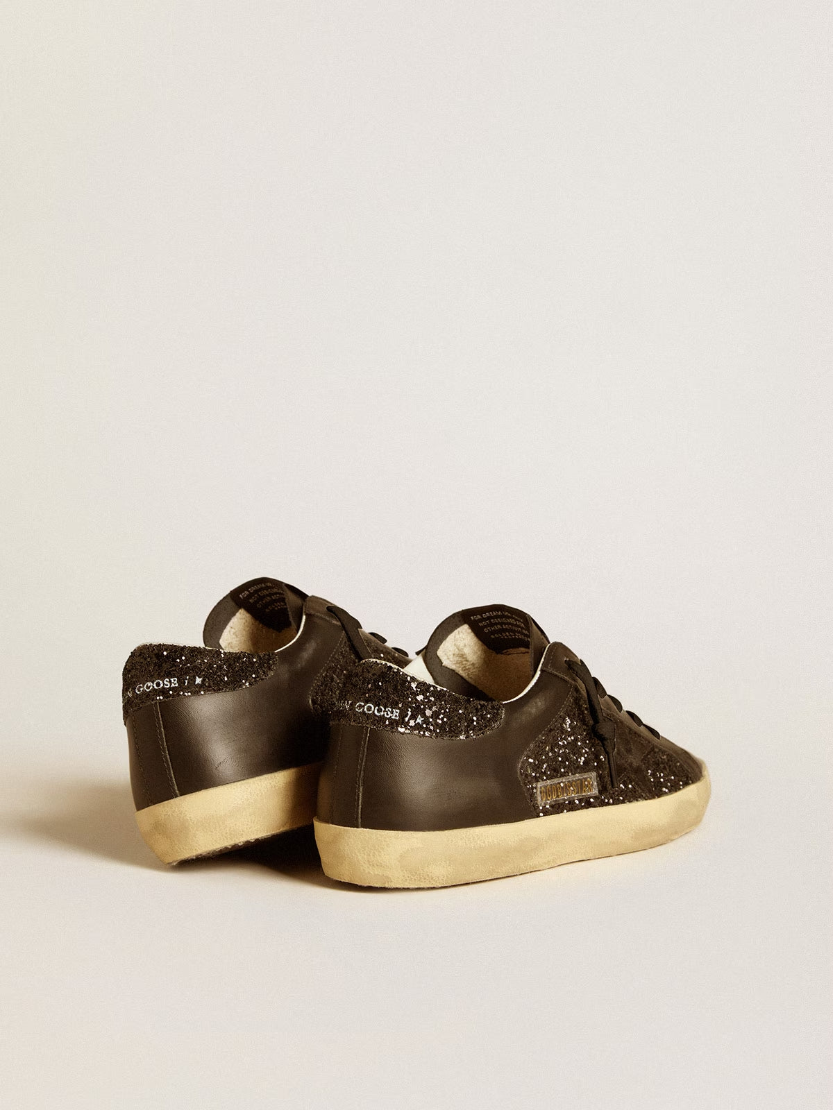 GGDB - Super-Star à paillettes noires avec étoile en daim noir et empiècements en cuir