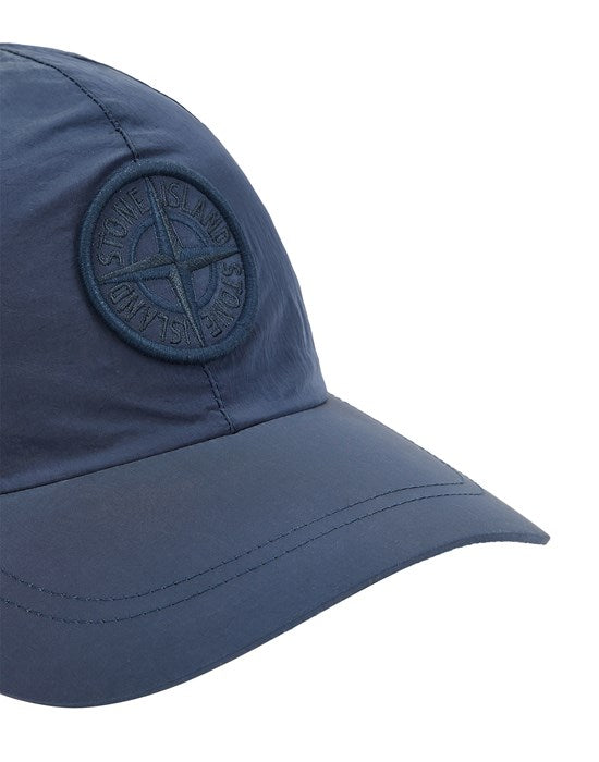 CASQUETTE À SIX PANNEAUX