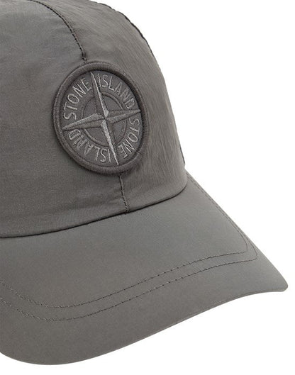 CASQUETTE À SIX PANNEAUX